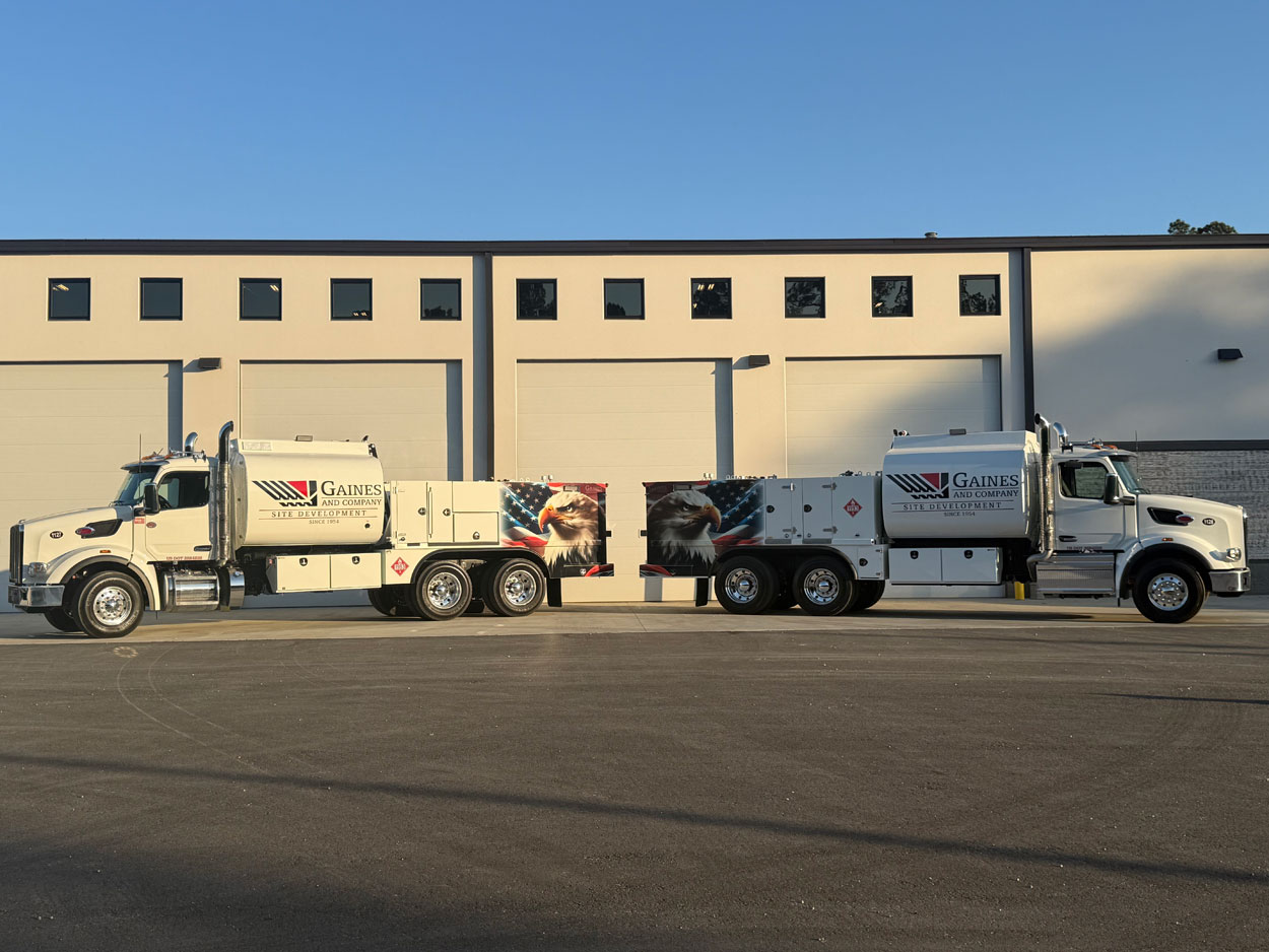 Peterbilt Fuel & Lube Trucks